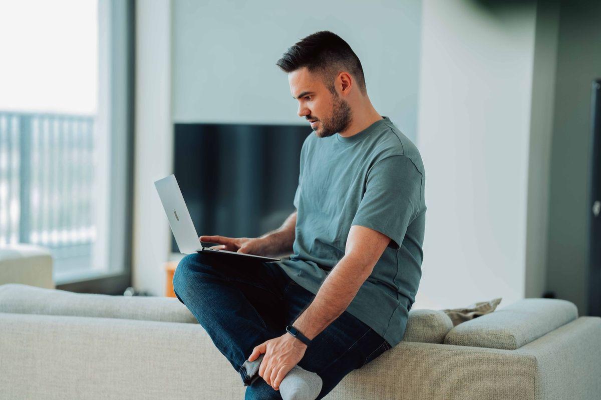 What does a customer service agent do