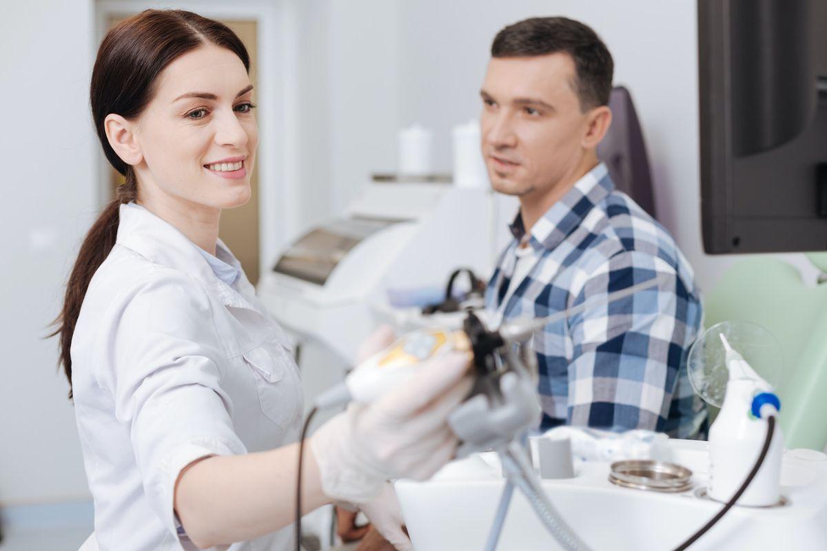 What does an interim director do