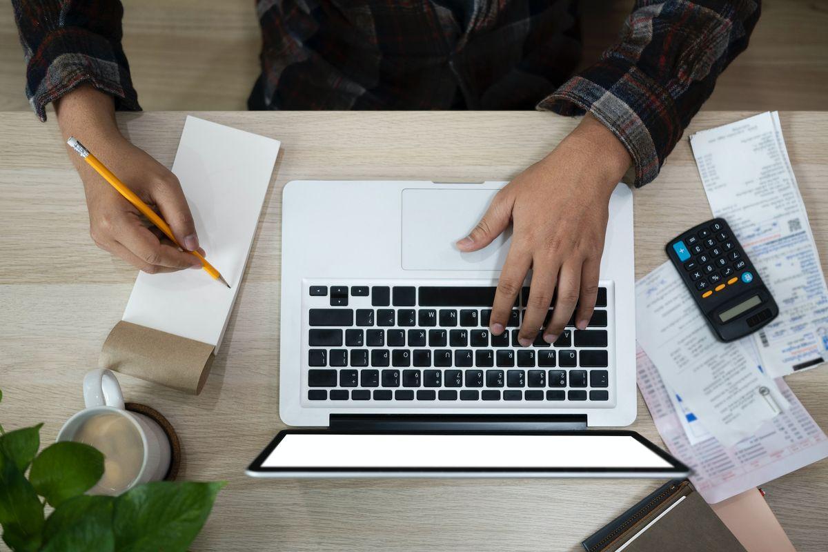 What does a payroll manager do