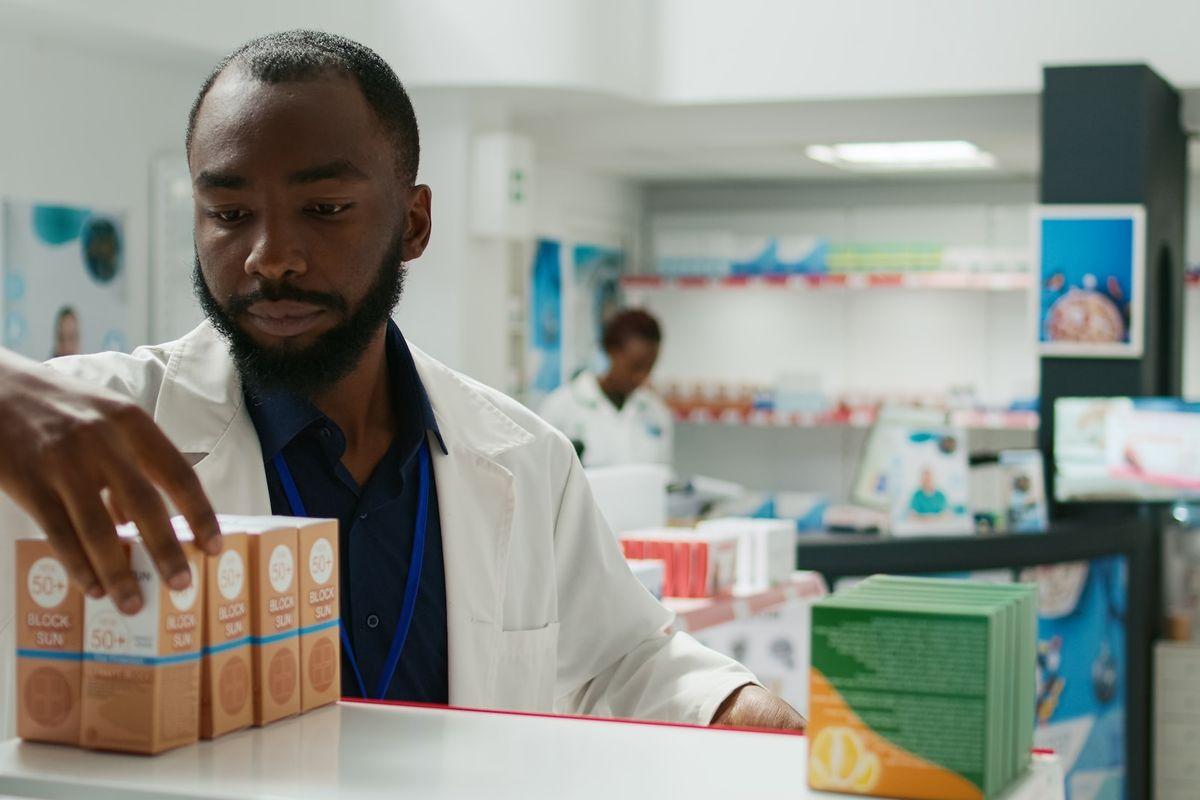 What does a pharmacist do