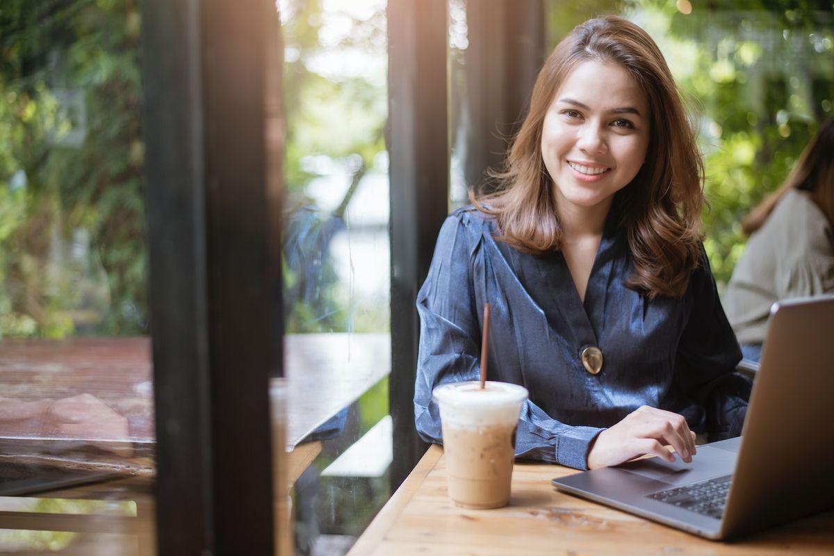 What does a stock clerk do