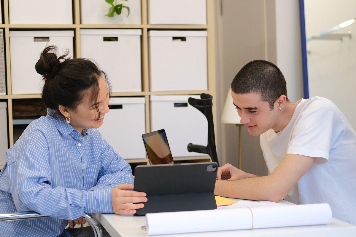 What does a human resources internship do