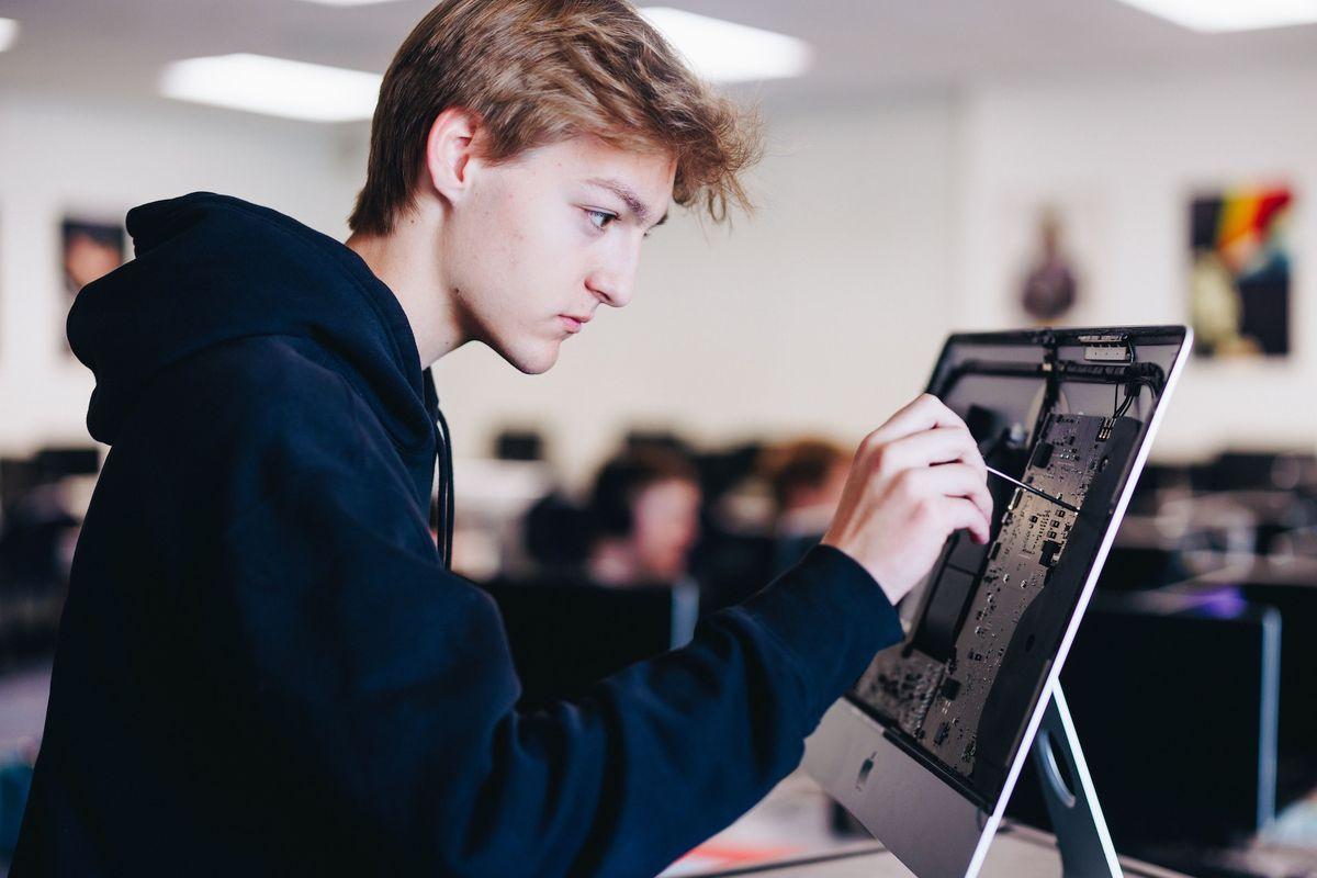 What does a quality assurance associate do