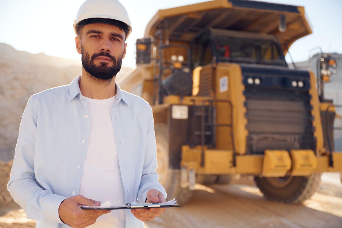 What does a reporting manager do