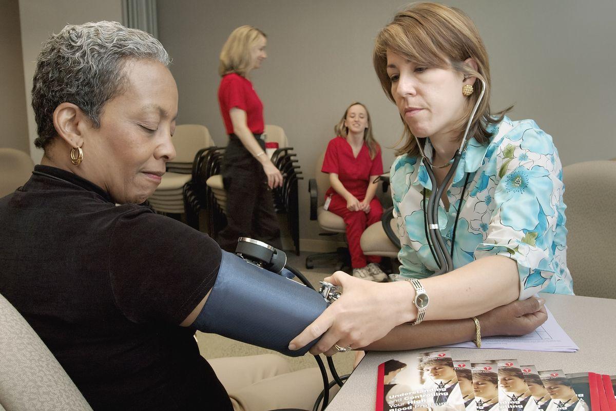 What does an advanced registered nurse practitioner do